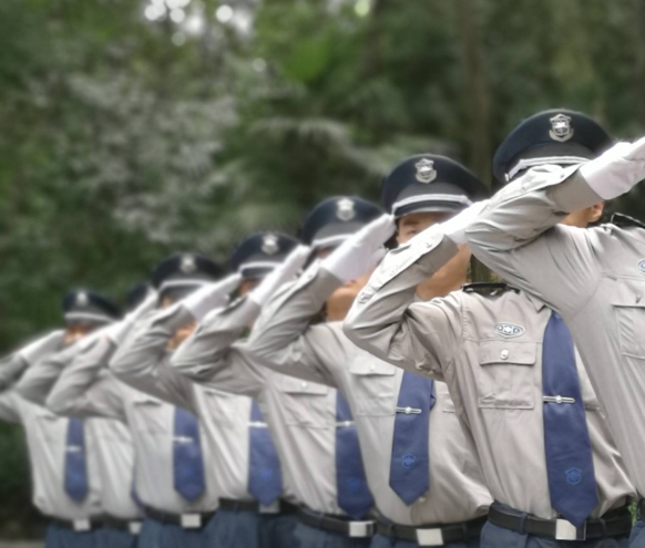 銀行安保體系通常涵蓋物理防護、人員管理、技術(shù)防控、應(yīng)急處置
