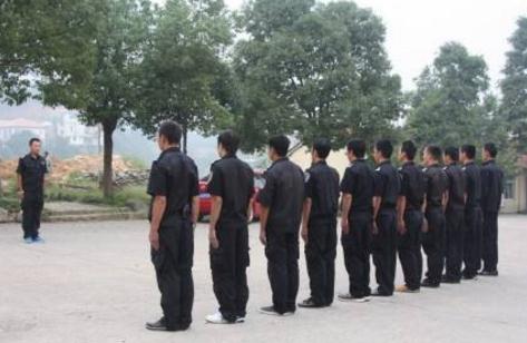 關(guān)于小區(qū)的門口物業(yè)保安的工作職責，有興趣的可以了解下